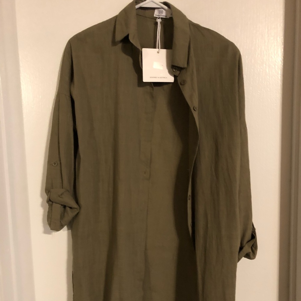 Pink Diamond SZ S NWT long 100% rayon button up shirt/jacket.